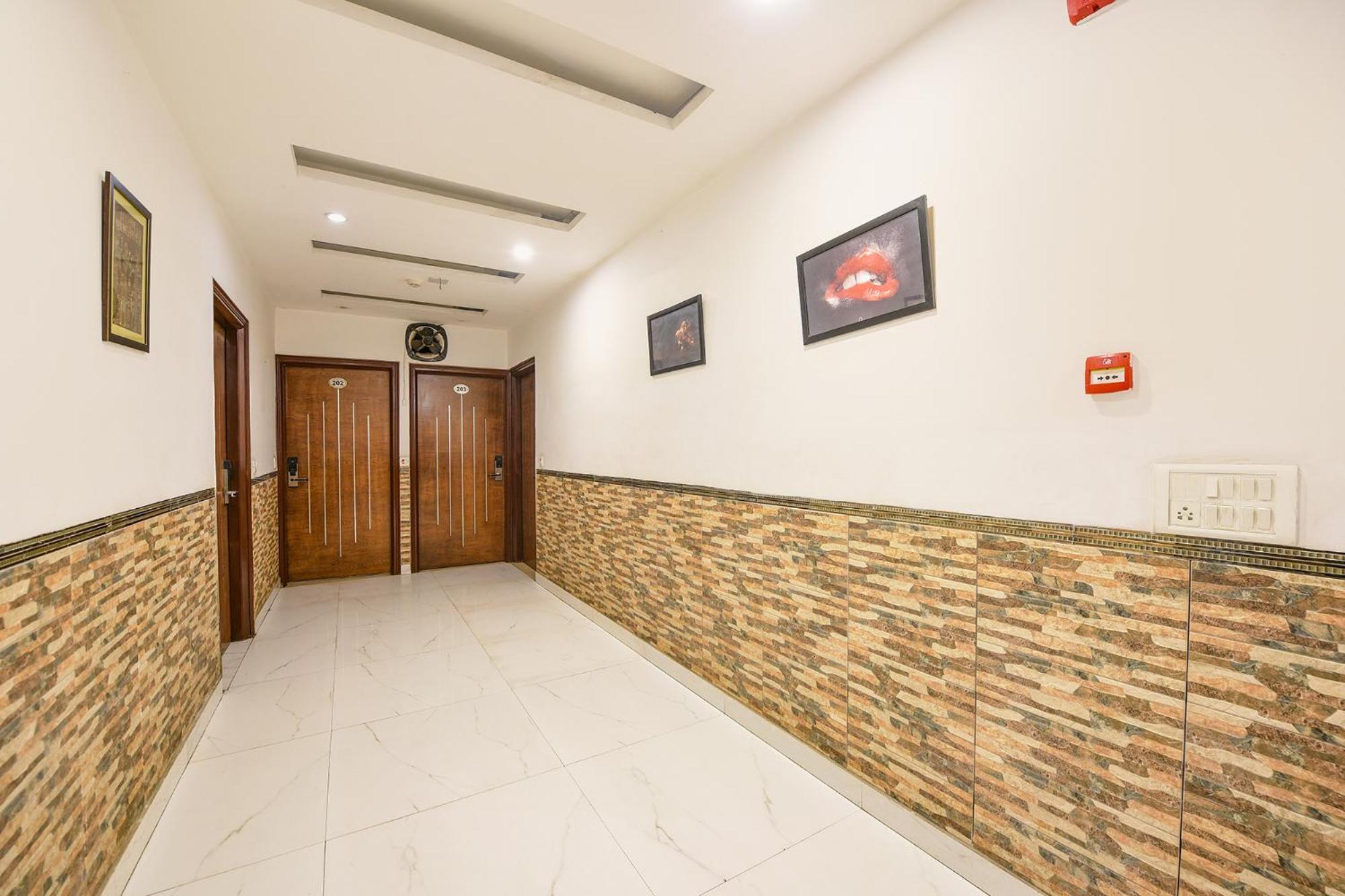 Fabhotel The Kings Plaza Nuova Delhi Esterno foto