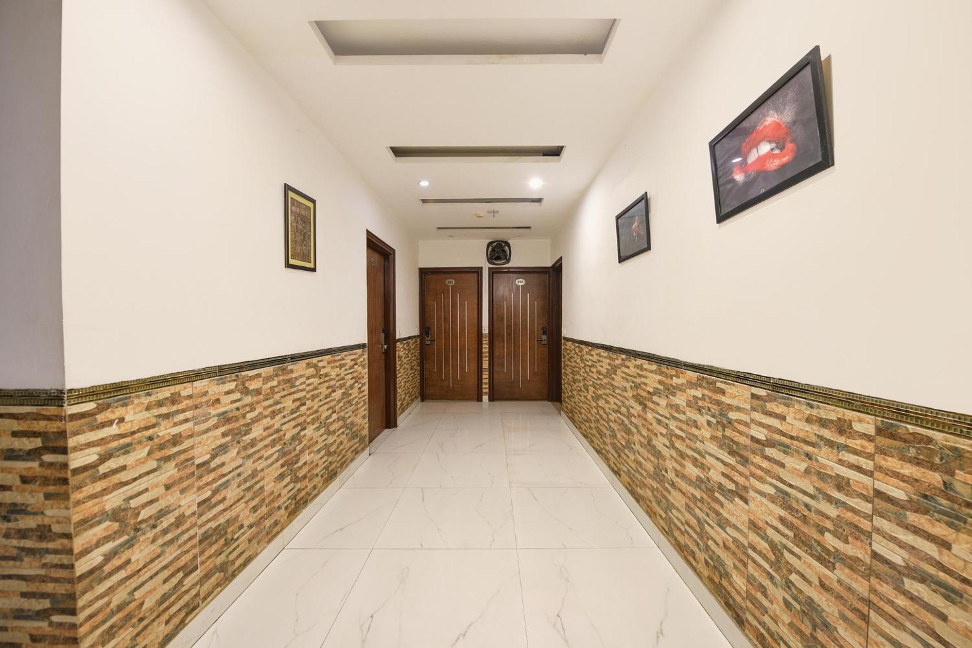 Fabhotel The Kings Plaza Nuova Delhi Esterno foto